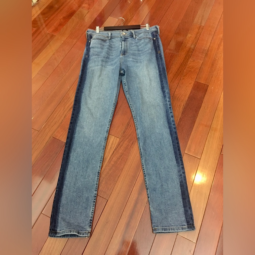 BDG Urban Outfitters - Awesome pair of ladies skinny, stretch fit